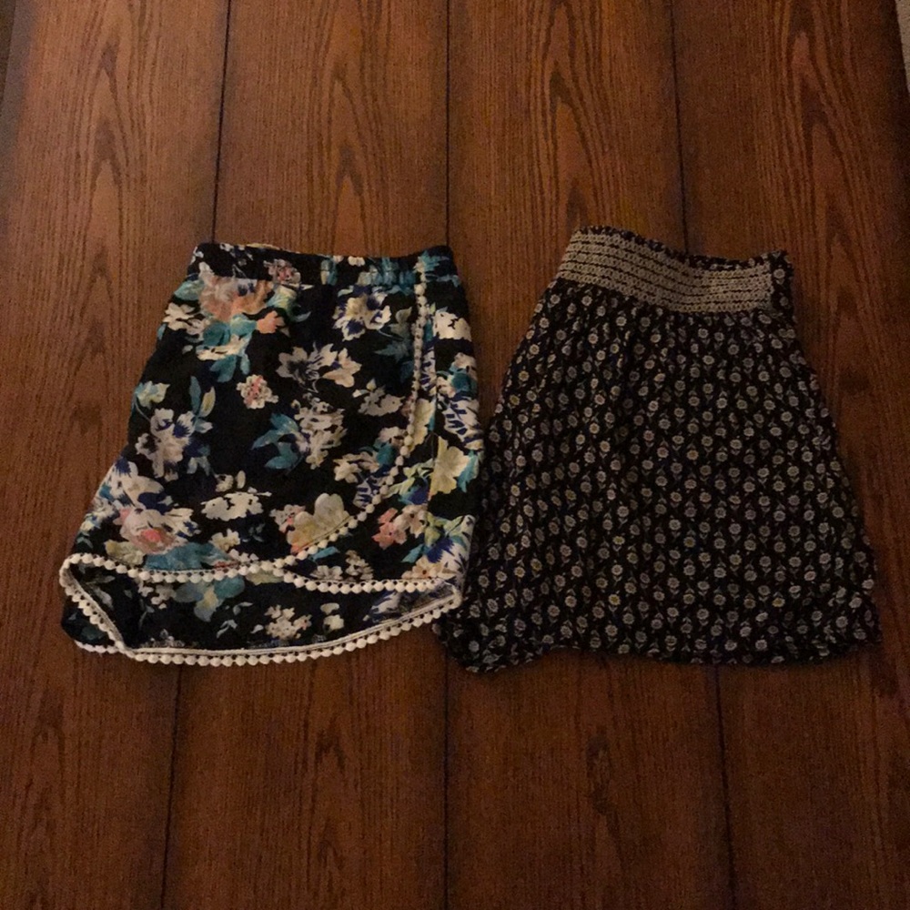 2 pairs of flowy shorts (bundle)